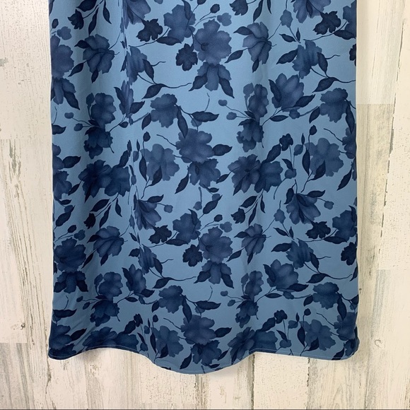 Vintage 90s/Y2K Blue Floral Shadow Print Midi Skirt - Picture 4 of 12